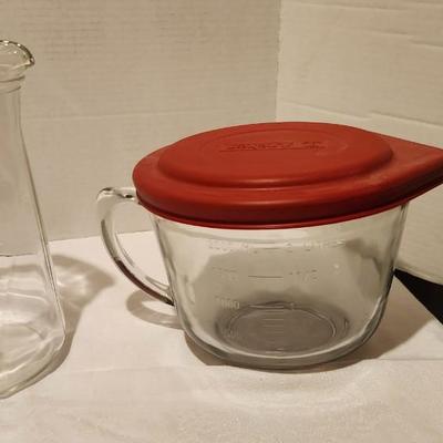 Miscellaneous kitchen lot including batter bowl with lid