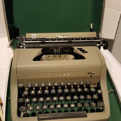 Vintage Tan and Green Royal Quiet De Luxe Portable Typewriter w/ Carrying Case and Typewriting books