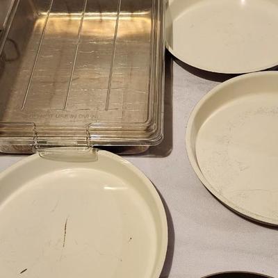 Miscellaneous kitchen lot including Knives, pan
