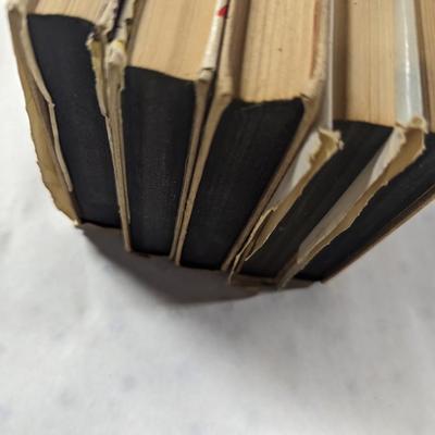 1920's & 1930's The Hardy Boys Series F.W. Dixon