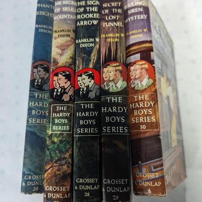 1940's & 1950's The Hardy Boys Series F. W. Dixon