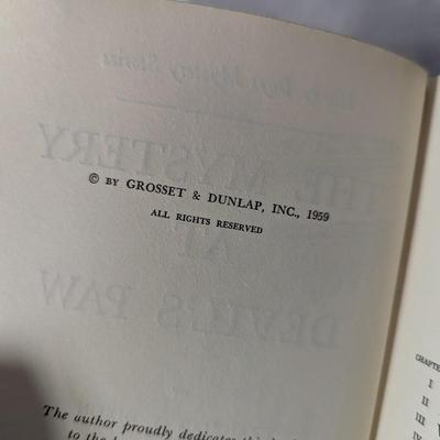 1950's & 1960's The Hardy Boys Series F. W. Dixon