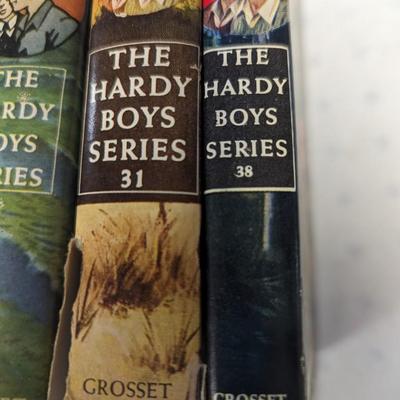 1930's 1940's 1950's The Hardy Boys Series F. W. Dixon