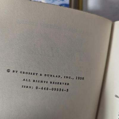 1950's 1960's A Nancy Drew Mystery Story Carolyn Keene