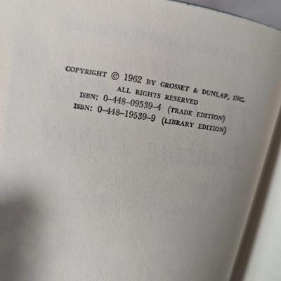 1950's 1960's A Nancy Drew Mystery Story Carolyn Keene