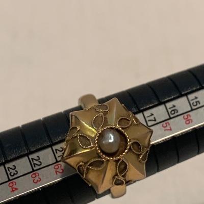 18k Yellow Gold Tulip Ring With Pearl