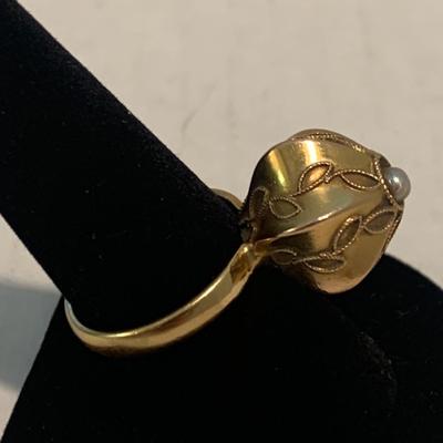 18k Yellow Gold Tulip Ring With Pearl