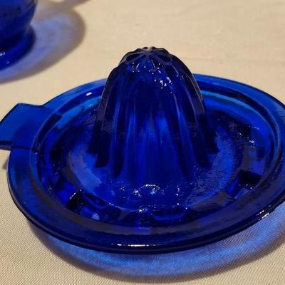 Cobalt Blue Glass Juicer Two Cup Measuring , Elephant Bottle MRS. BUTTERWORTH'S 10" Amber Glass