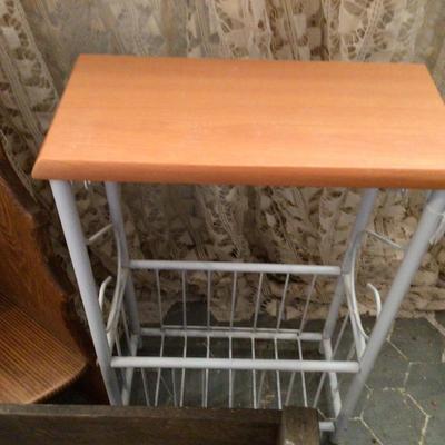 Wood Stand Lot