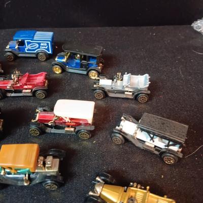TOY METAL ANTIQUE MODEL CARS