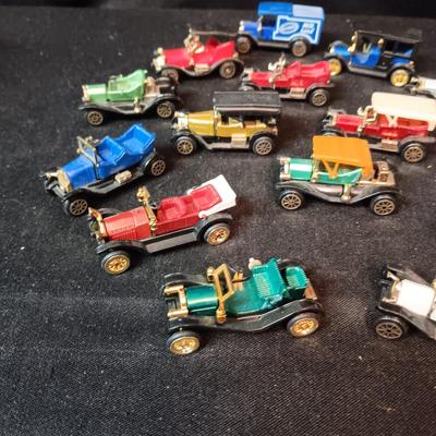 TOY METAL ANTIQUE MODEL CARS