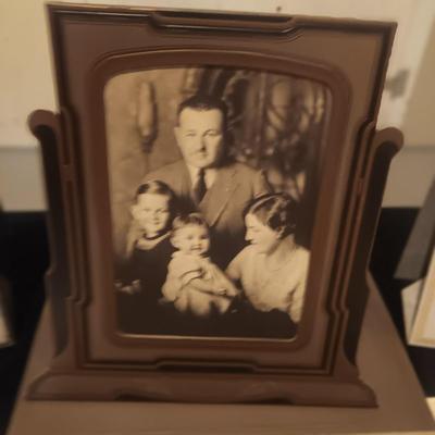 ANTIQUE AND VINTAGE PHOTOS