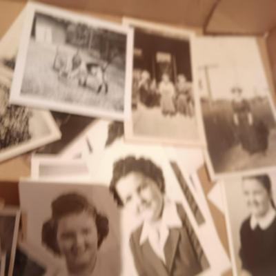 ANTIQUE AND VINTAGE PHOTOS