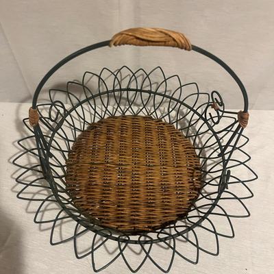 Wooden Fruit & Metal Basket (BB-MG)