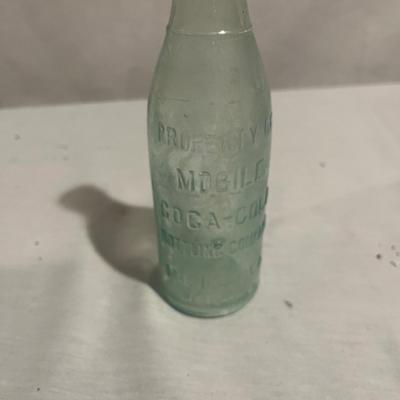 Coca Cola Cooler with Chairs & Drop Leafs Built In (BB-MG)