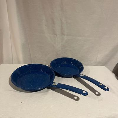 Cinsa Enamelware & Coleman Two Burner Stove (BB-MG)