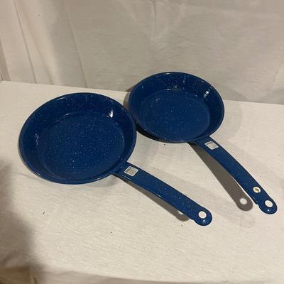 Cinsa Enamelware & Coleman Two Burner Stove (BB-MG)