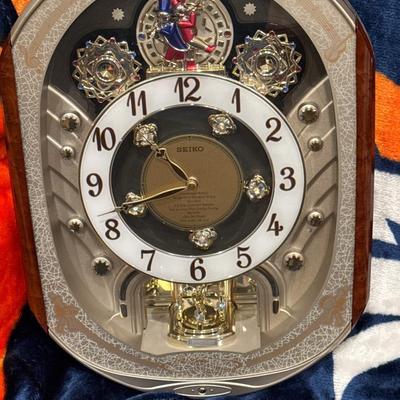 Seiko Melodies in Motion 2007 Collectors Edition Swarovski Crystal Clock NEW