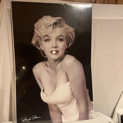 Marilyn Monroe Collectibles - Poster, Signs & More (BB-MG)