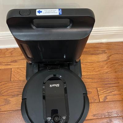 Shark |QROBOT SELF - EMPTY XL