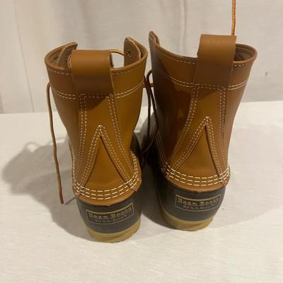 L.L. Bean Boots Size 7 & Mountain-Chic Fashions (BBC-MG)