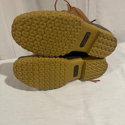 L.L. Bean Boots Size 7 & Mountain-Chic Fashions (BBC-MG)