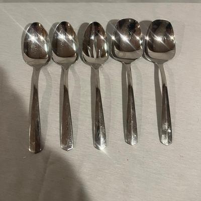 Eight Person Five-Piece Onieda Flatware Set with Extras (BBC-MG)