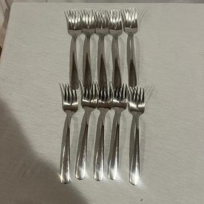 Eight Person Five-Piece Onieda Flatware Set with Extras (BBC-MG)