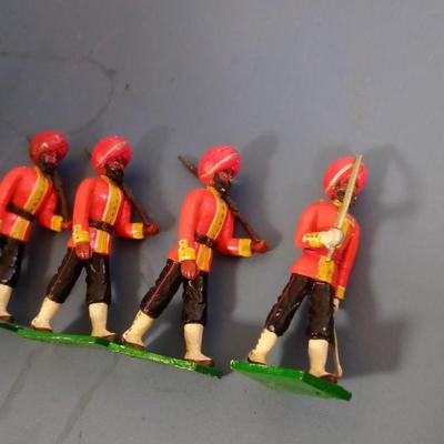 LOT 94 SIX METAL SOLDIERS