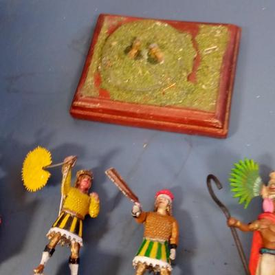 LOT 95 FOUR METAL SOLDIERS