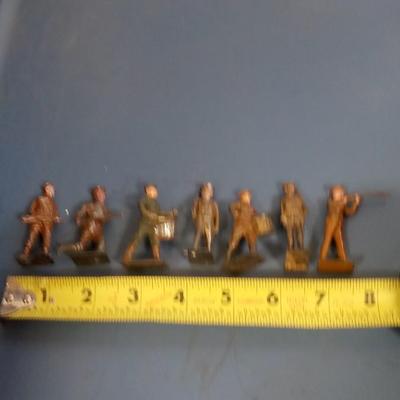 LOT 99 SEVEN MILITARY SOLDIERS