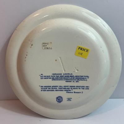 Wedgwood Antique Porcelain 9" Plate...Abraham Lincoln in VG Preowned Condition.