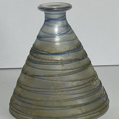 Antique Iridescent Steuben/Hawkes Verre De Soie Ribbed Art Glass Design 2-1/4" Tall as Pictured. (No Damage but May Need Cleaning).