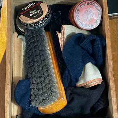 Vintage Griffin Shine Master 1960's Wooden Shoeshine Box as Pictured.