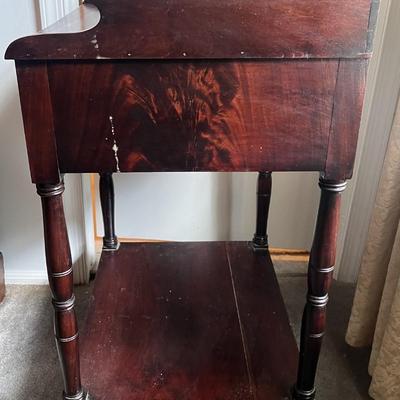 Antique Early Desk/End Table 21.5" Wide, 17.5" Deep, & 30" Tall in Good Preowned Condition.
