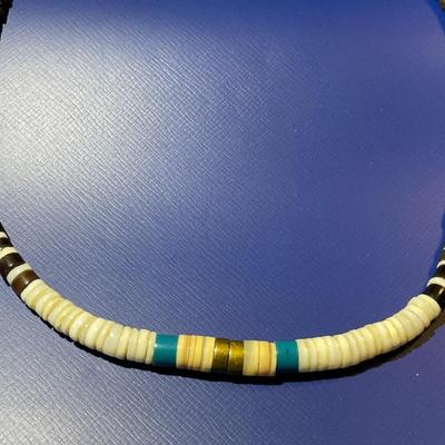 Vintage Southwest 18" Turquoise, Coral Chip, & Brown Bead Necklace in Very Good Preowned Condition.