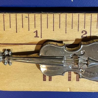 Vintage Lang Sterling Silver Violin Pin/Pendant in VG Preowned Condition.