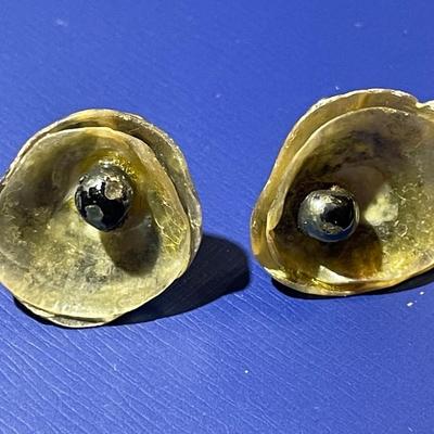 Vintage Dainty Crude Hand Made Shell/Pearl Earrings in Fair-Good Preowned Condition as Pictured.