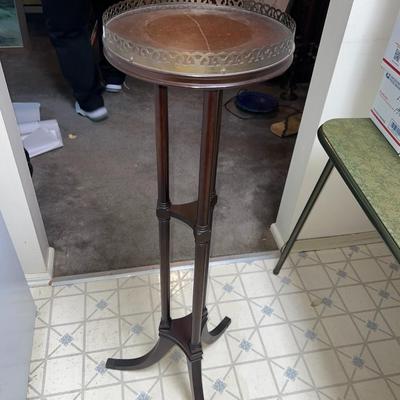 Ferguson Bros Mahogany Fluted Tri Column Brass Gallery Pedestal Plant Stand in Fair to Good Condition.