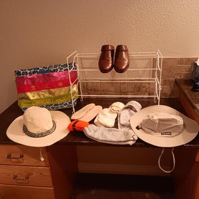 LADIES ARIAT SHOES SIZE 8, COLUMBIA & DIANE KRIEGER HATS, WOOL SOCKS AND SMALL SHOE RACK
