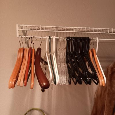 HANGING CLOSET ORGANIZER, HANGERS & GARMENT BAGS