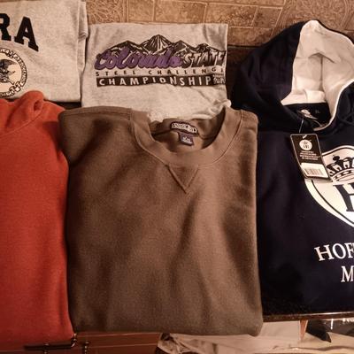 MEN'S SWEATSHIRTS, SWEATPANTS & T-SHIRTS SIZE L - XL