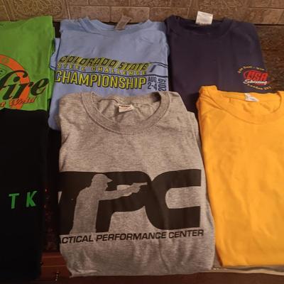 MEN'S SWEATSHIRTS, SWEATPANTS & T-SHIRTS SIZE L - XL