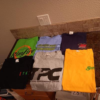 MEN'S SWEATSHIRTS, SWEATPANTS & T-SHIRTS SIZE L - XL