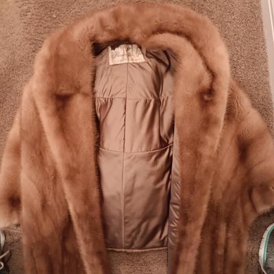 FLEMINGTON FURS MINK STOLE LINED IN SATIN