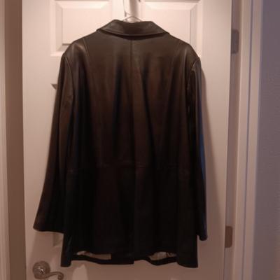 GALLERY WOMEN SOFT LEATHER COAT AND TCM FLEECE JACKET