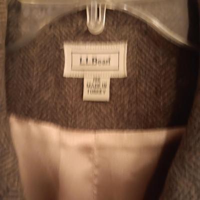 2 LADIES LL BEAN WOOL JACKETS (18W) & 3 BUTTON UP SHIRTS