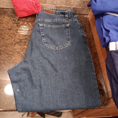 LADIES LL BEAN INSULATED JEANS (20W) AND REGULAR JEANS (18W), WOOL SOCKS, TURTLE NECKS (L) AND LONG UNDERWEAR