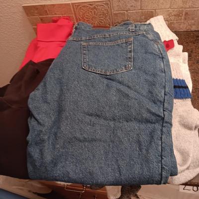 LADIES LL BEAN INSULATED JEANS (20W) AND REGULAR JEANS (18W), WOOL SOCKS, TURTLE NECKS (L) AND LONG UNDERWEAR