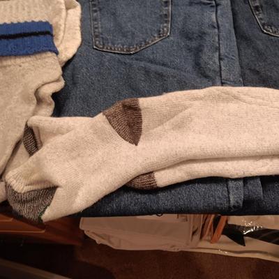 LADIES LL BEAN INSULATED JEANS (20W) AND REGULAR JEANS (18W), WOOL SOCKS, TURTLE NECKS (L) AND LONG UNDERWEAR